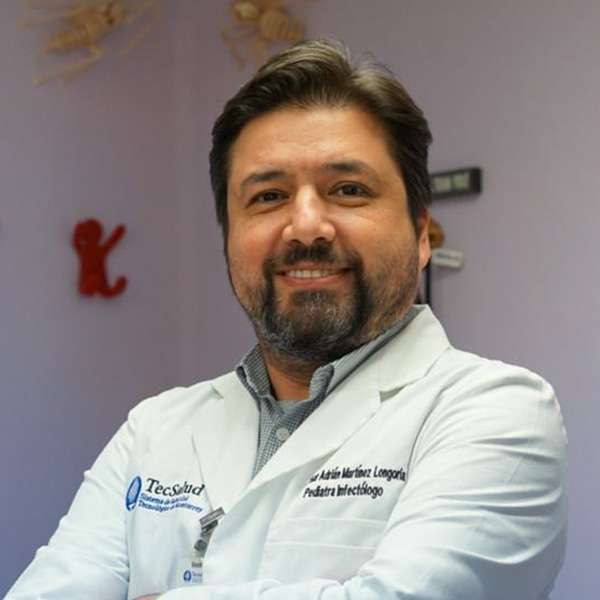 Dra. César Adrián Martínez Longoria